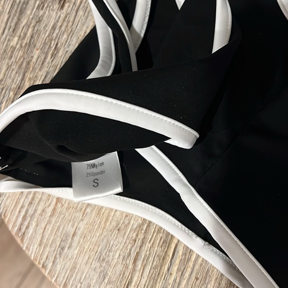 Color Block Plunge Bra - Picture 3 of 6